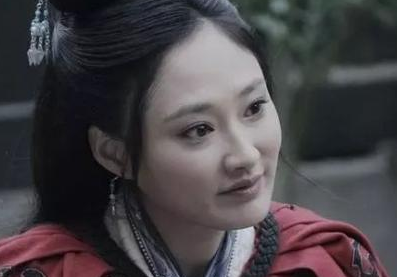 才女蔡文姬的一生都经历过什么？她和曹操是何关系