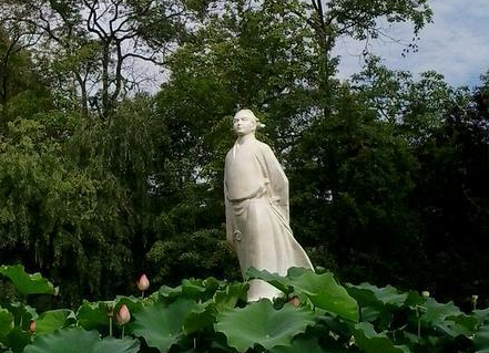 李白一辈子都在游山玩水的 李白的钱是怎么来的