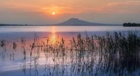 此人大骂武则天却受武则天欣赏,有一首诗人人皆知!