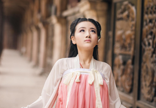 武则天为什么会重用在在掖庭为奴的上官婉儿？
